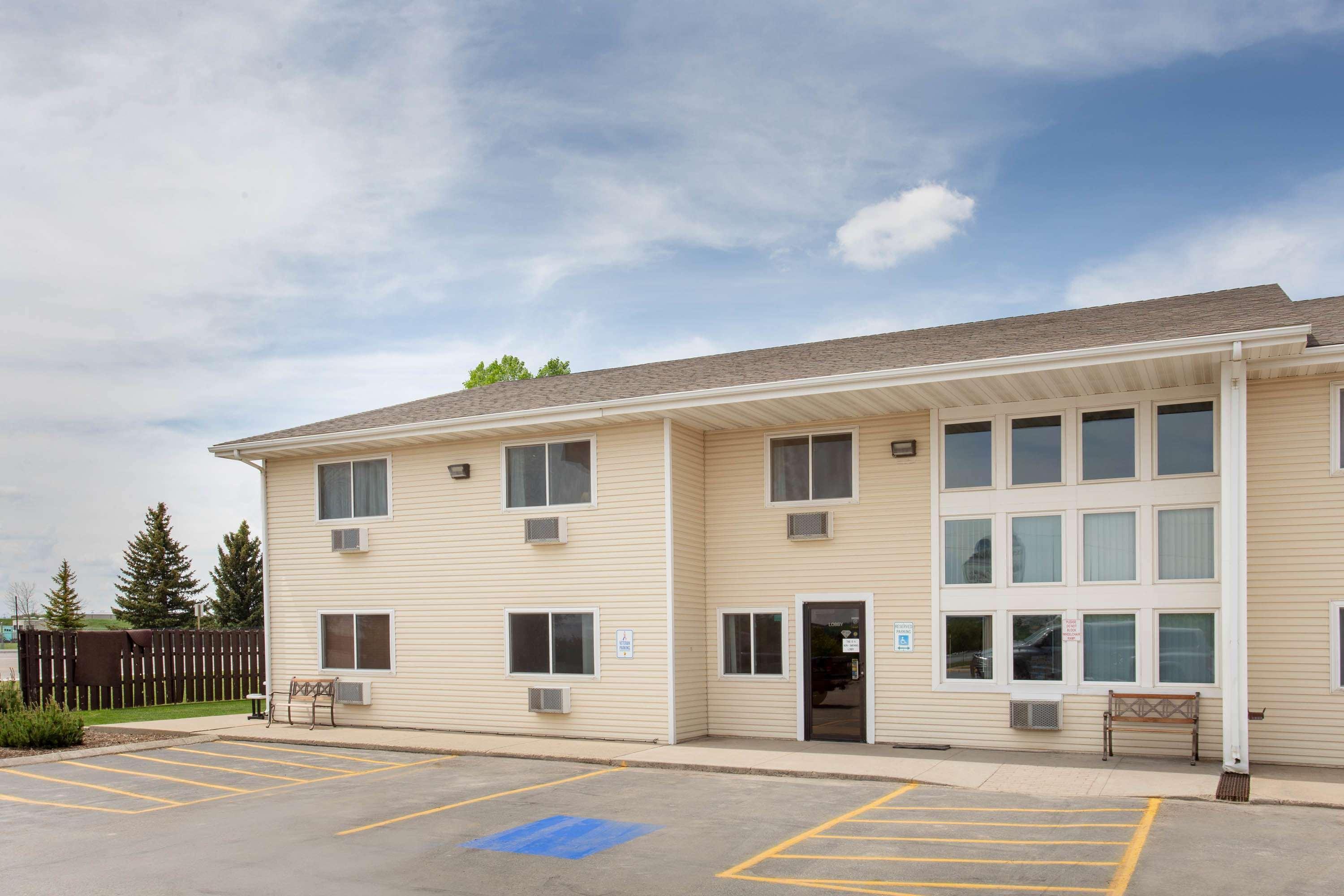 Super 8 By Wyndham Lewistown Hotel Exterior foto