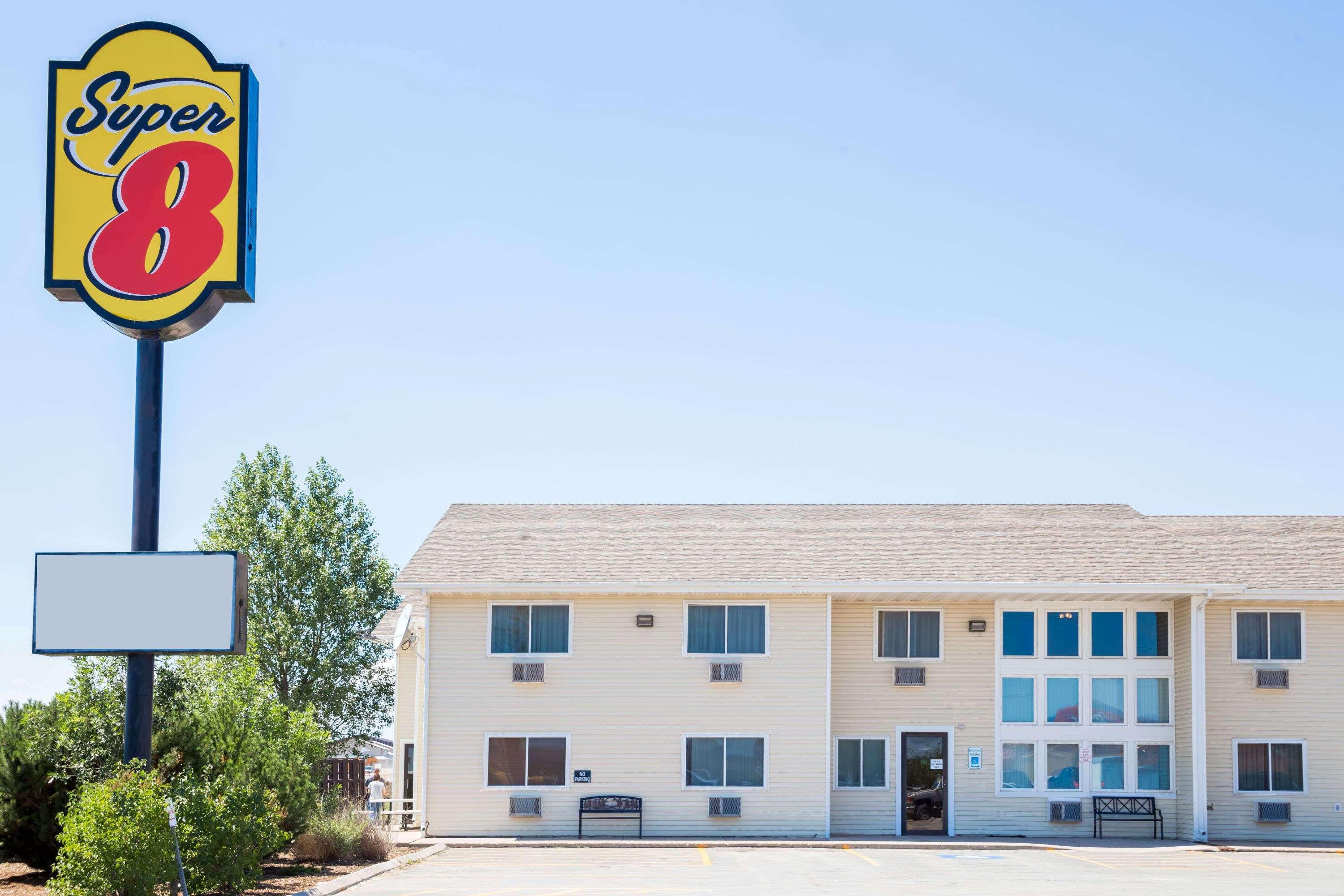 Super 8 By Wyndham Lewistown Hotel Exterior foto